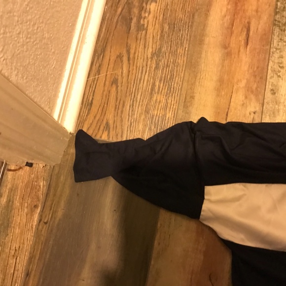 The limited Navy Blue & White 3/4 Sleeve New with Tags Blouse - Picture 4 of 14